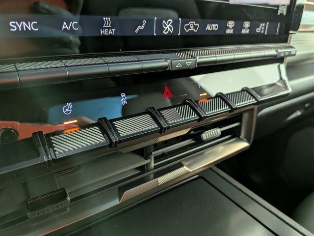 Certified 2025 GMC Hummer EV 3X image 26