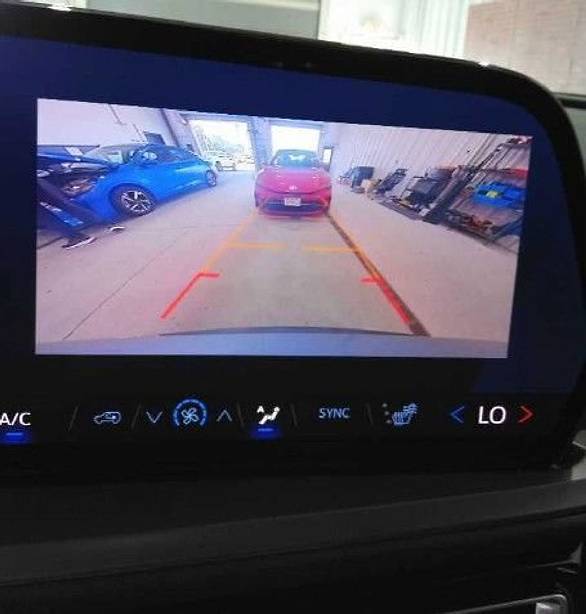Used 2025 Chevrolet Traverse LT AWD/4WD image 10