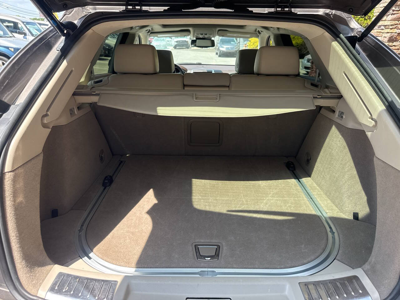 Used 2011 Cadillac SRX Luxury AWD/4WD image 12