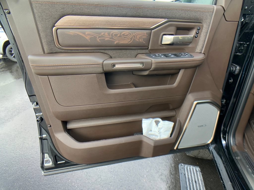 New 2026 RAM 2500 Limited AWD/4WD image 10