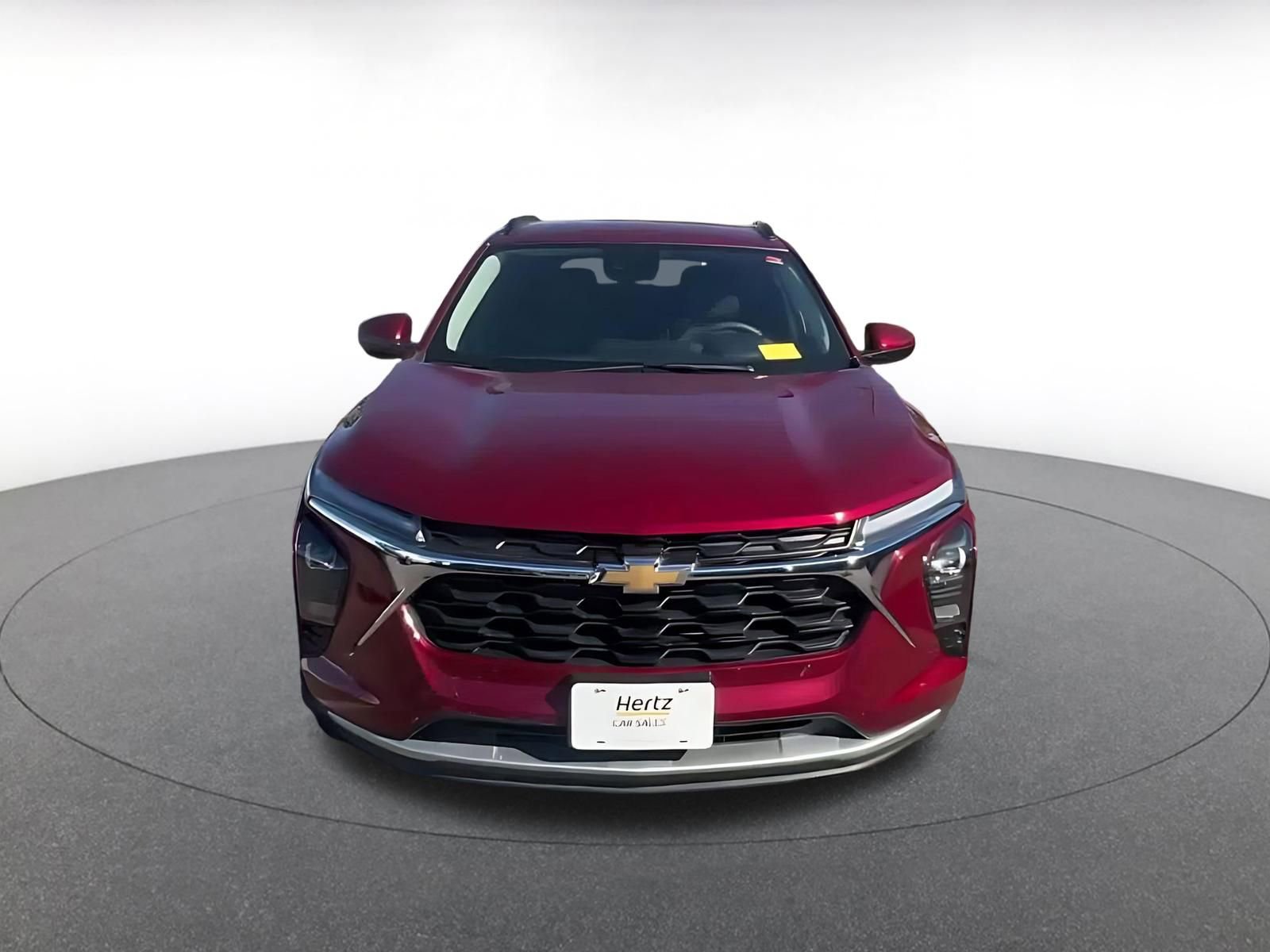 Used 2025 Chevrolet Trax LT FWD image 4
