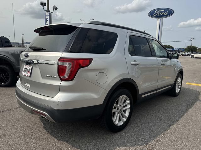 Used 2016 Ford Explorer XLT w/ Equipment Group 202A FWD image 5
