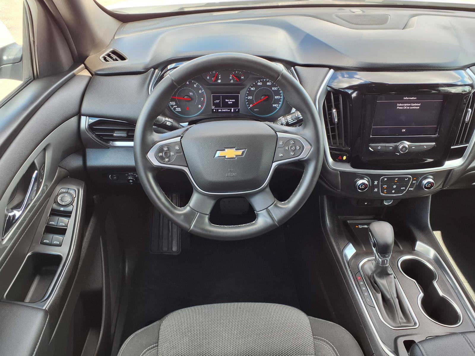 Used 2023 Chevrolet Traverse LT FWD image 13