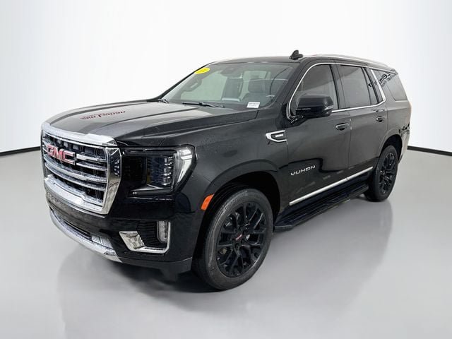 Used 2024 GMC Yukon SLT w/ SLT Luxury Package AWD/4WD image 3