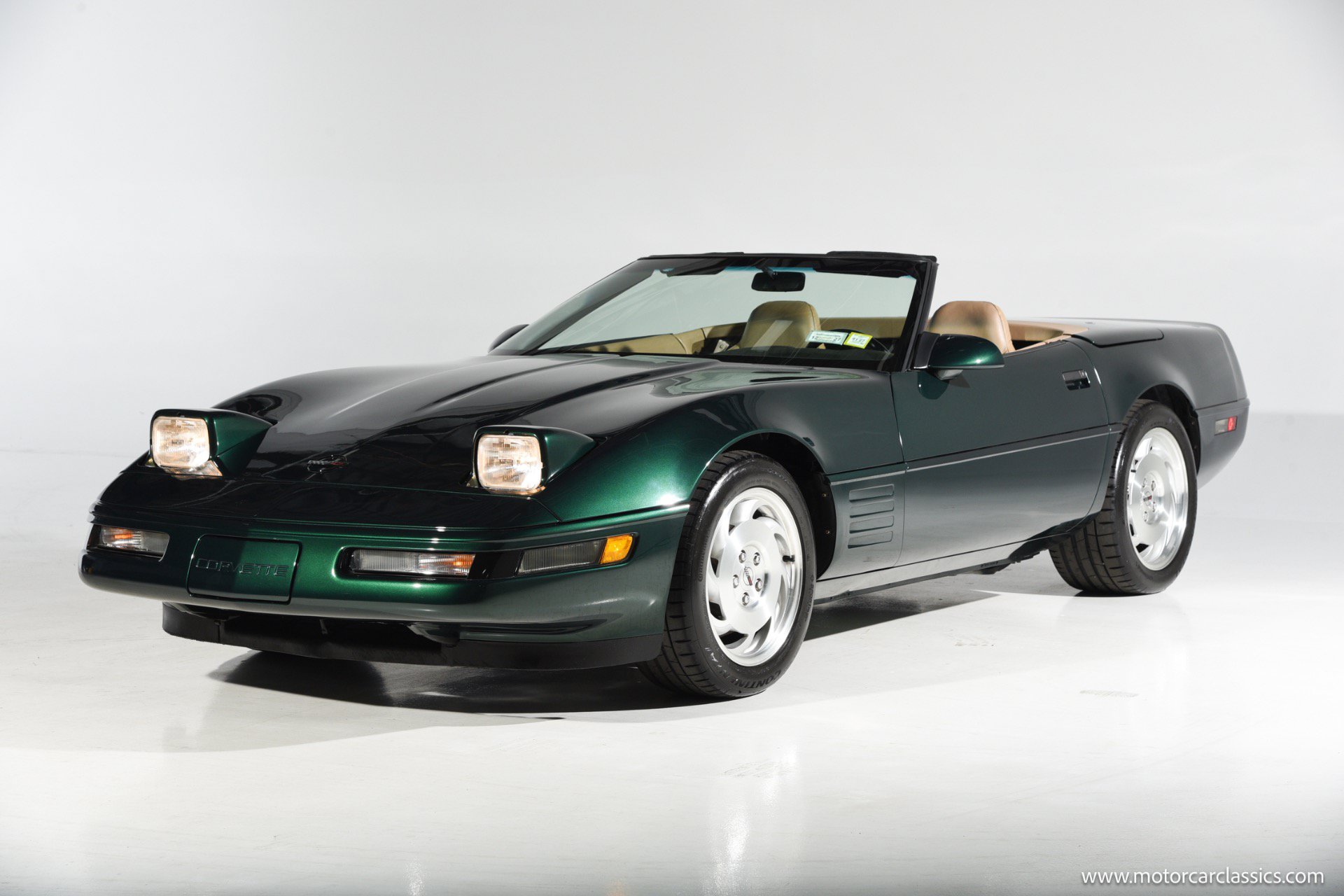 Used 1994 Chevrolet Corvette Coupe RWD image 3