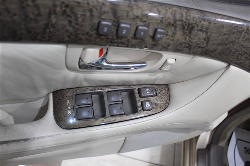 Used 2002 Lexus LS 430 RWD image 26