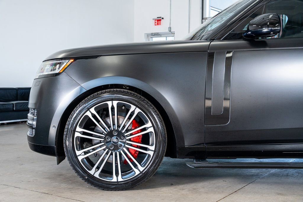 Used 2022 Land Rover Range Rover SE image 9