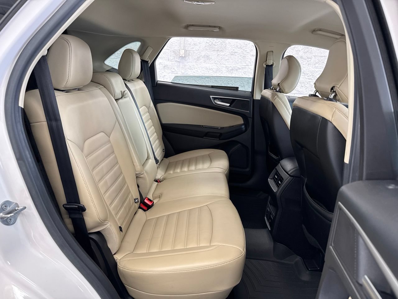 Used 2015 Ford Edge SEL w/ Equipment Group 201A AWD/4WD image 42
