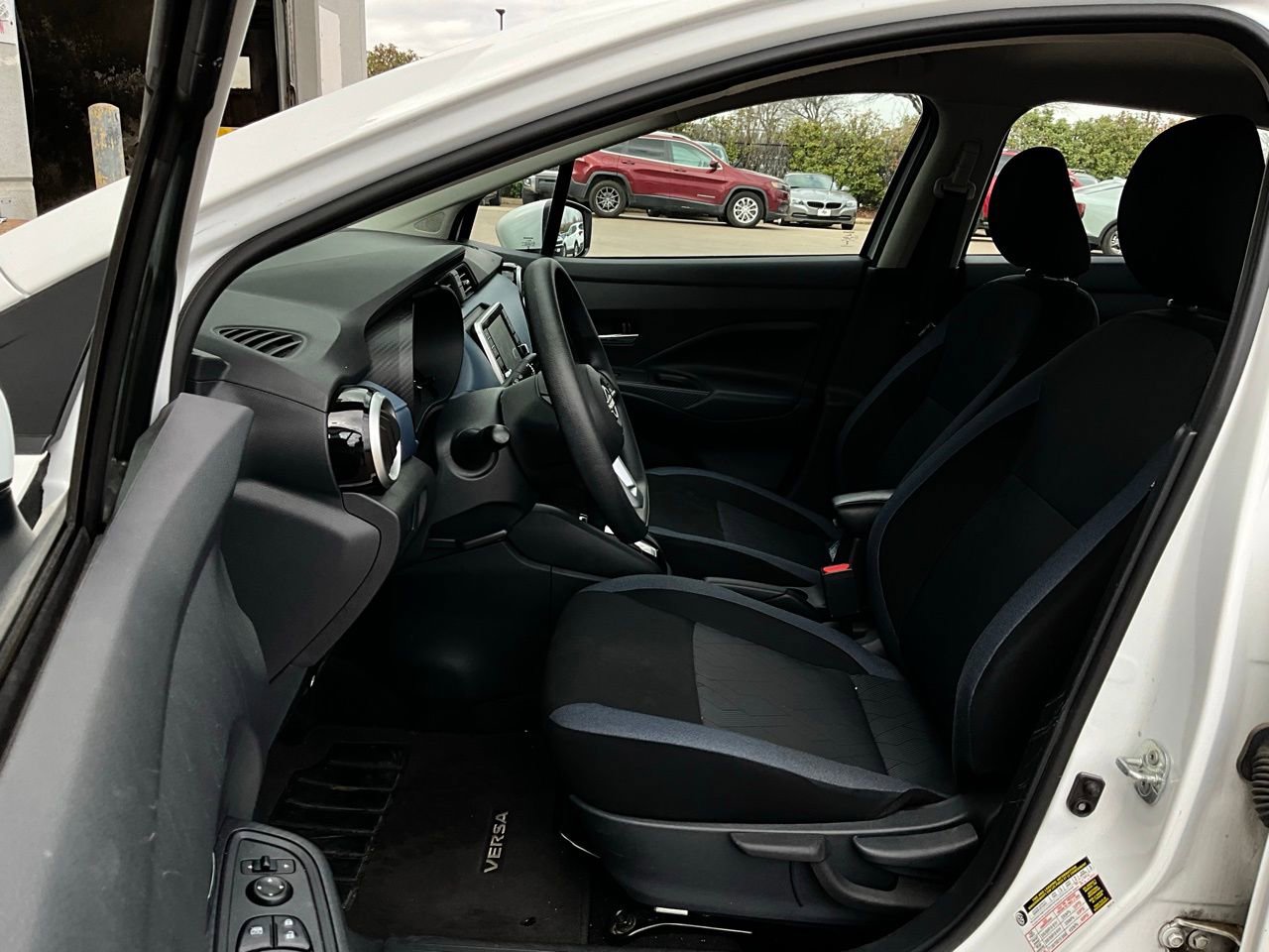 Used 2025 Nissan Versa SV image 10