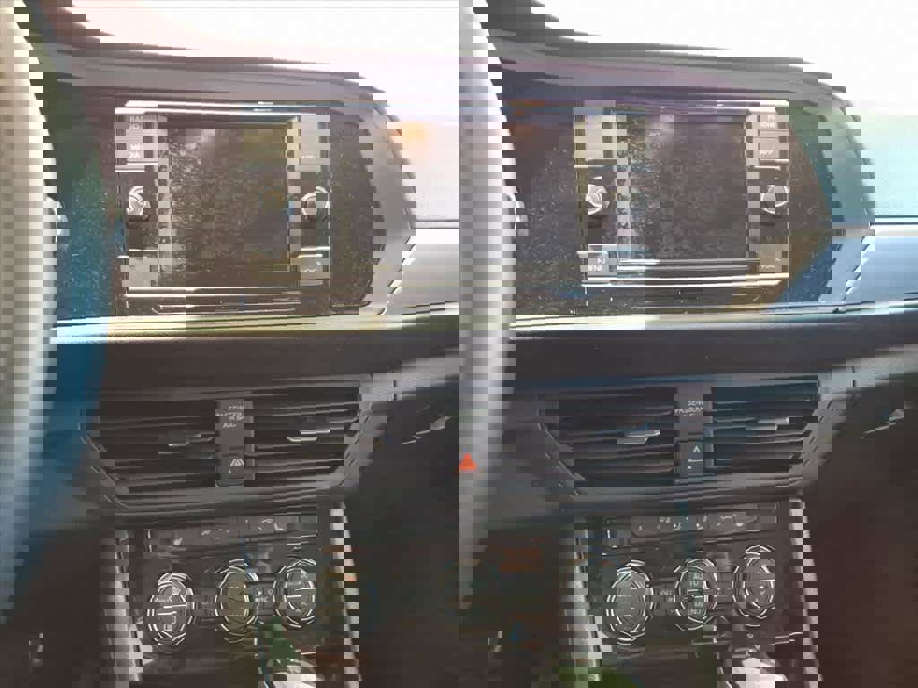 Used 2023 Volkswagen Jetta SE image 12