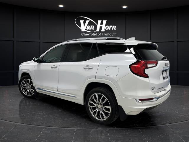 Used 2024 GMC Terrain Denali w/ Denali Premium Package image 3