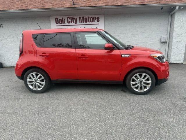 Used 2018 Kia Soul + FWD image 4