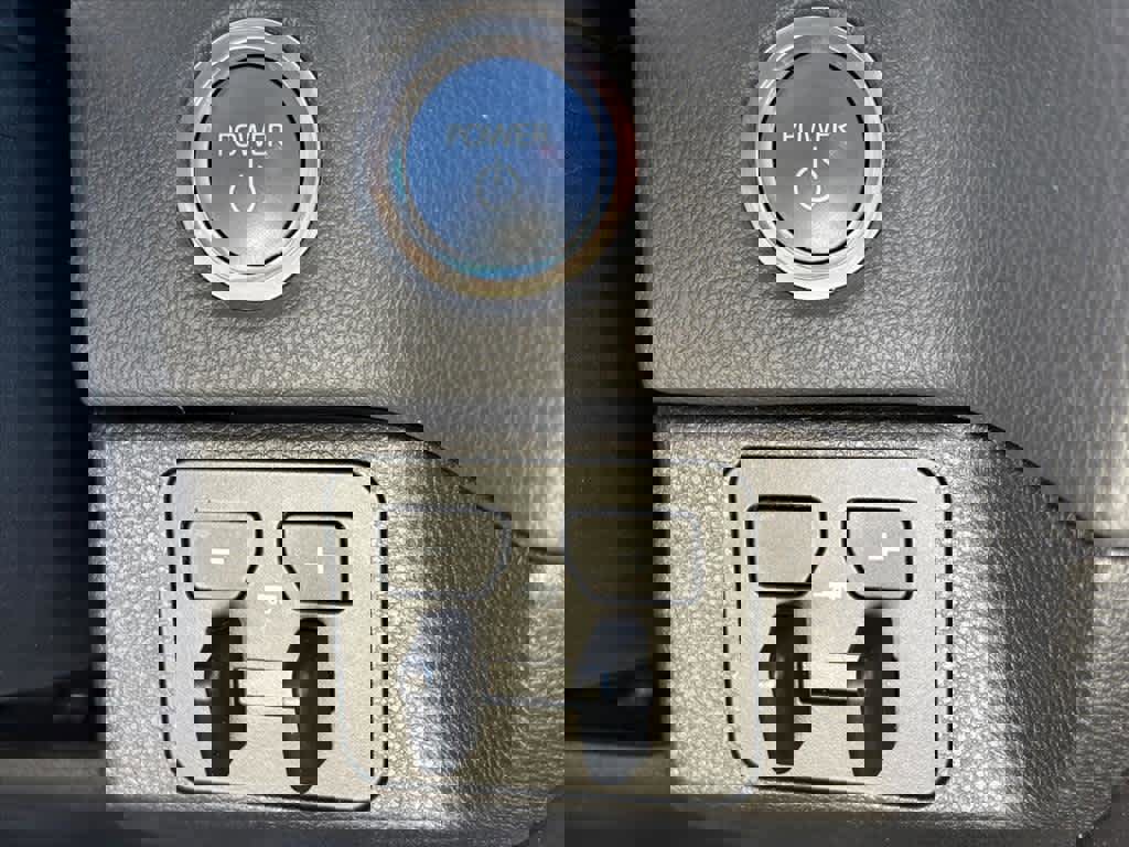 Used 2023 Toyota Sequoia Limited image 18