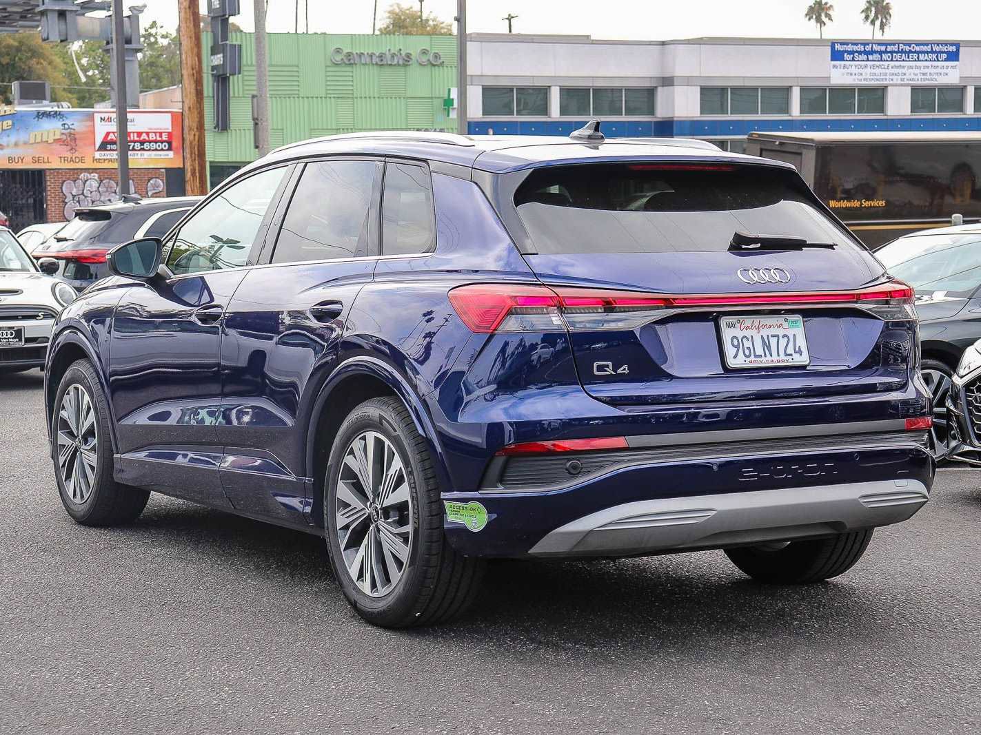 Used 2023 Audi Q4 e-tron Premium Plus w/ Premium Plus RWD image 2