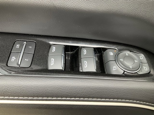 Used 2022 Cadillac Escalade Luxury image 21