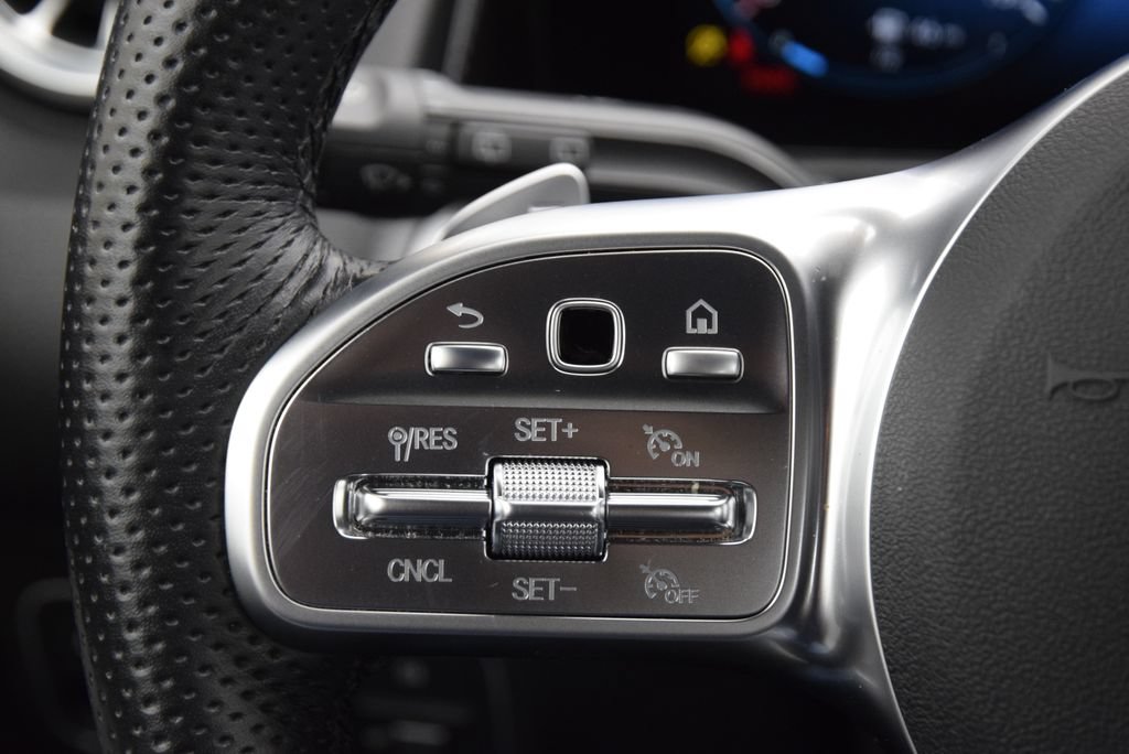 Used 2023 Mercedes-Benz GLB 250 image 23