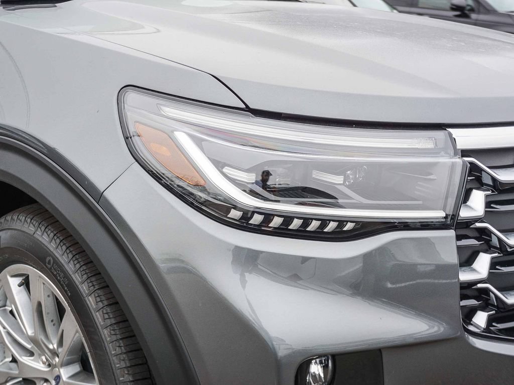 New 2026 Ford Explorer Platinum RWD image 10