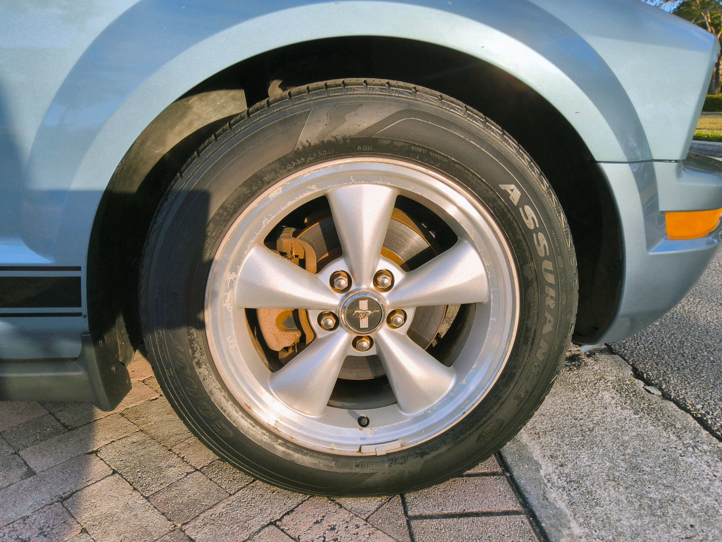 Used 2007 Ford Mustang Deluxe Convertible image 49