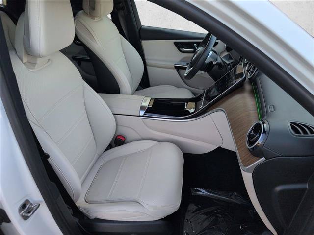 Used 2024 Mercedes-Benz GLC 300 4MATIC image 23