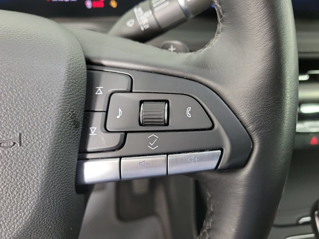 Certified 2025 Cadillac XT4 Premium Luxury FWD image 23