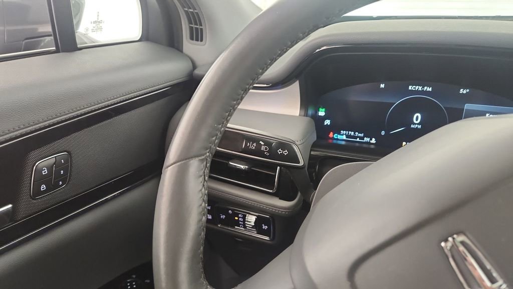 Used 2022 Lincoln Nautilus Reserve image 19