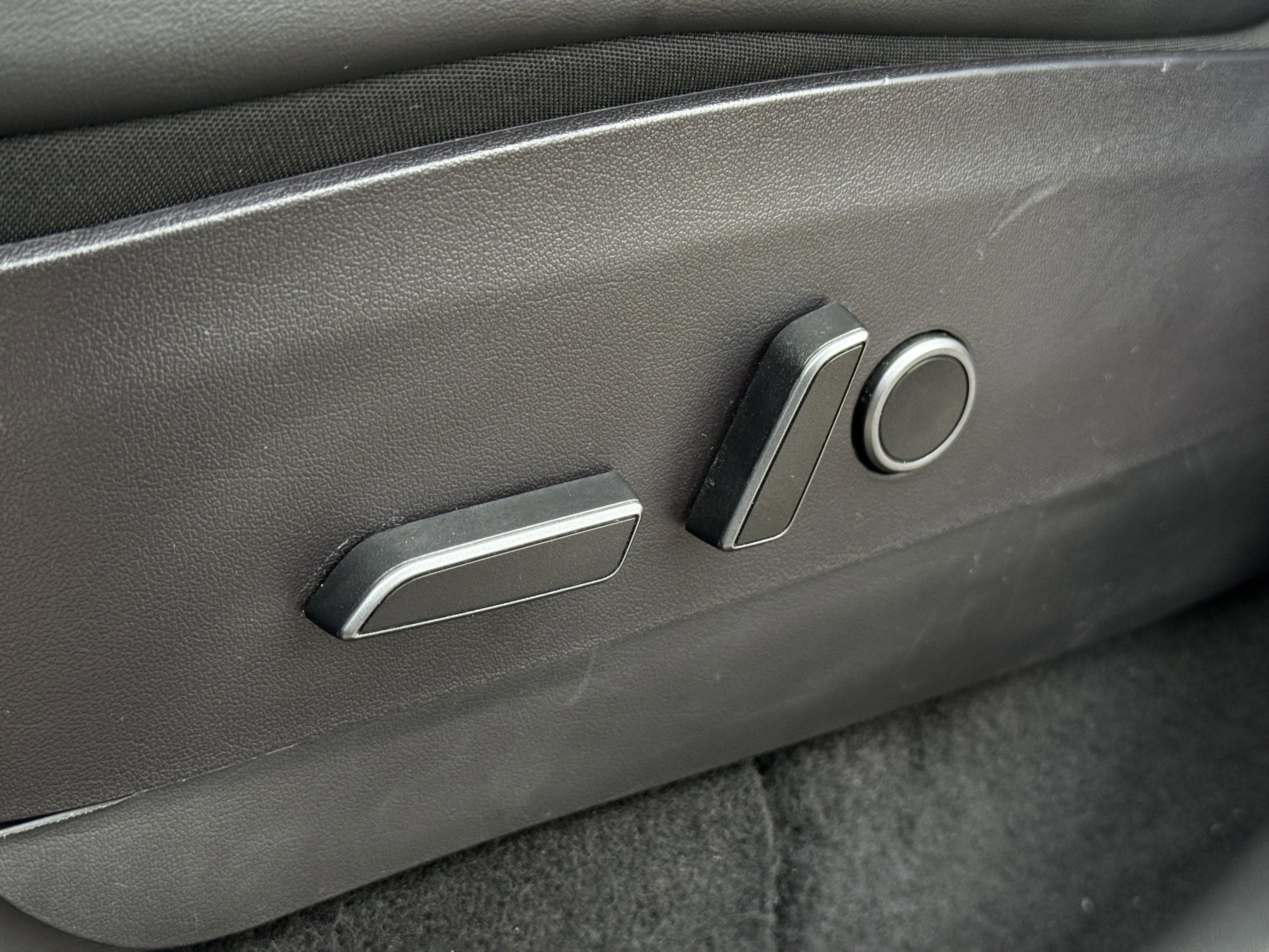 Used 2022 Tesla Model Y Performance image 49