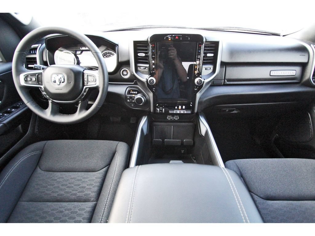 Used 2025 RAM 1500 Big Horn AWD/4WD image 10