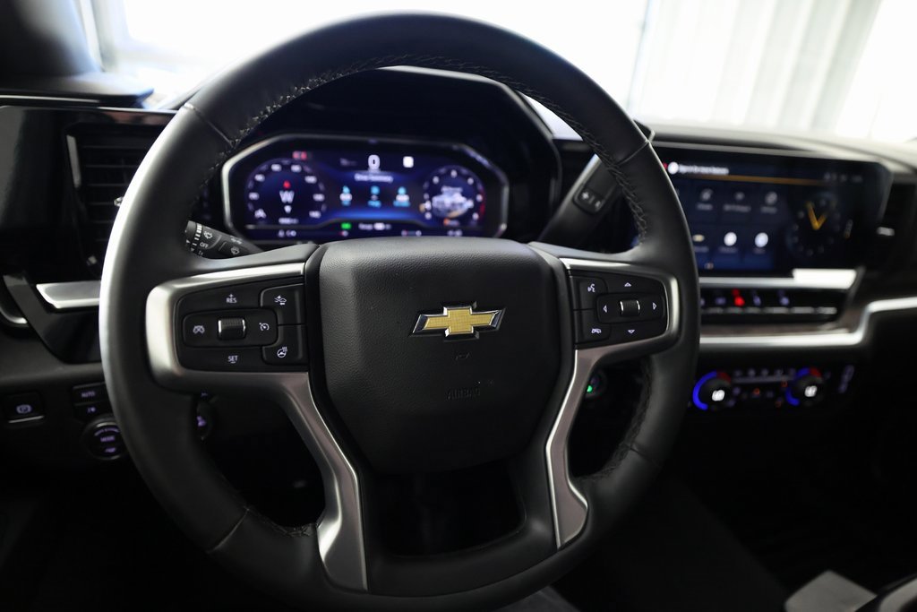 Used 2025 Chevrolet Silverado 3500 LTZ image 18