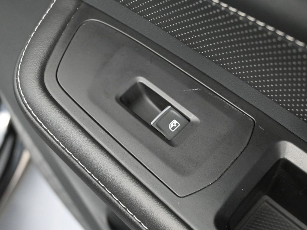 Used 2024 Volkswagen Atlas Cross Sport SE image 45