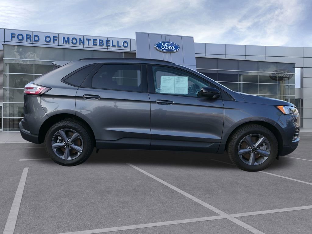 Used 2023 Ford Edge SEL w/ Sport Appearance Package image 2