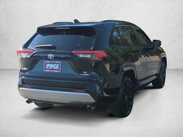 Used 2023 Toyota RAV4 SE image 5
