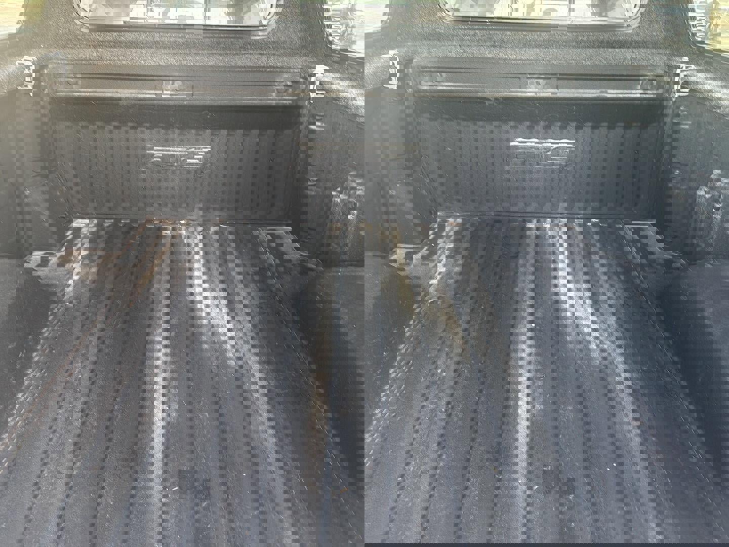 Used 2023 GMC Sierra 1500 AT4 w/ Technology Package image 4