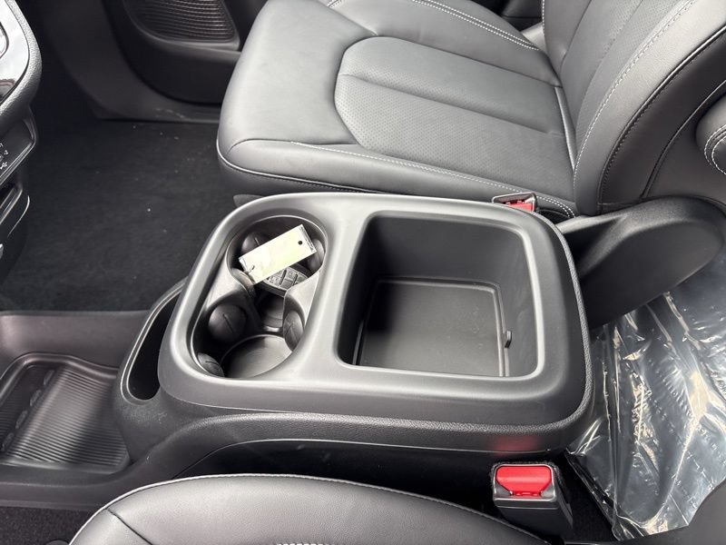 New 2026 Chrysler Pacifica Select AWD/4WD image 34