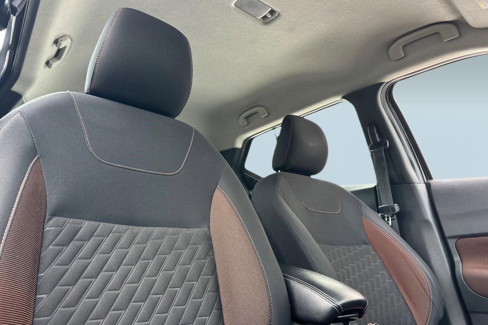 Used 2023 Nissan Kicks SR image 29