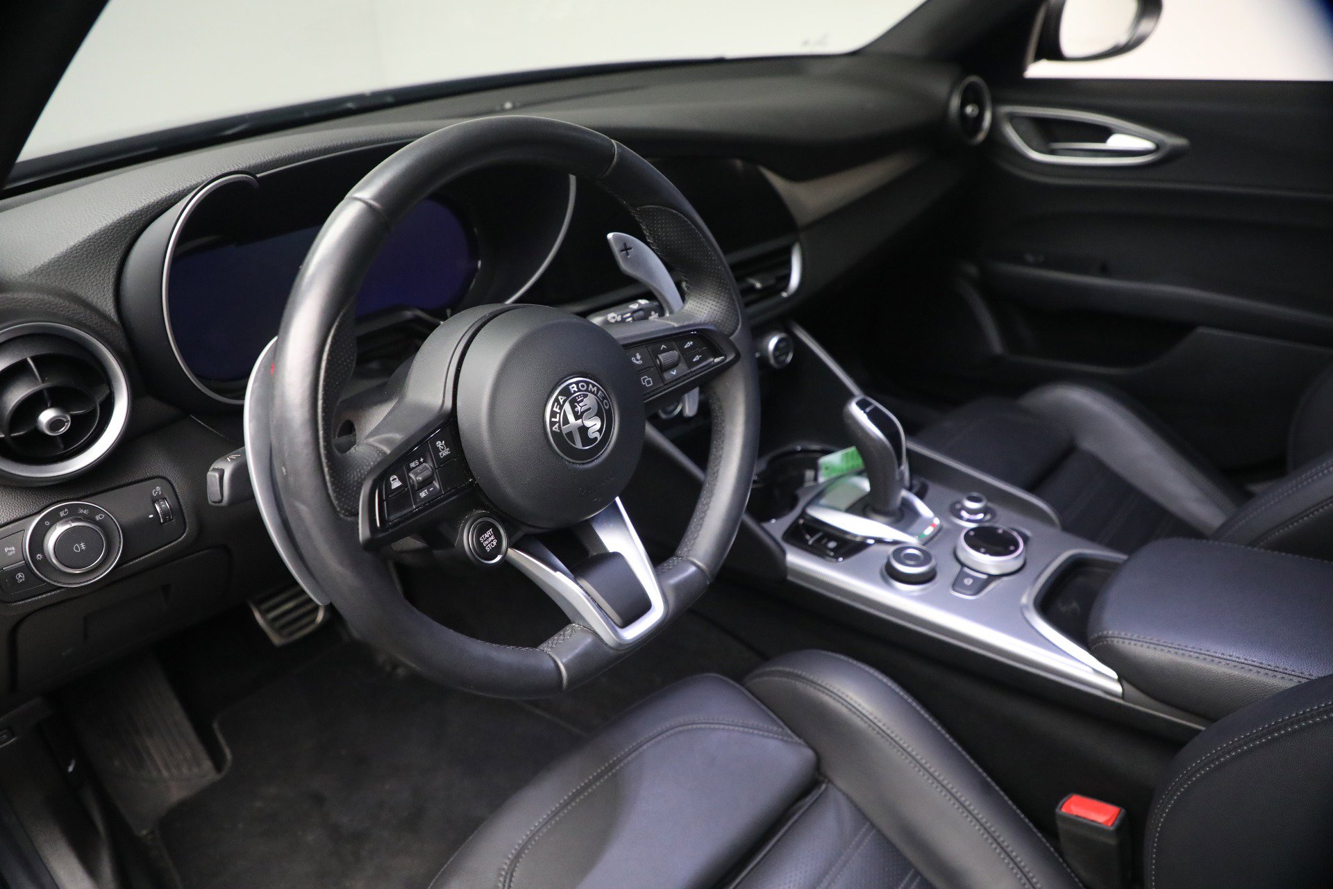 Used 2024 Alfa Romeo Giulia Veloce image 21