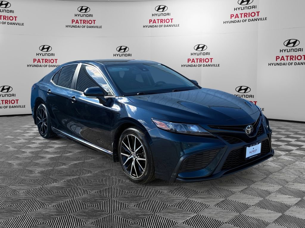 Used 2021 Toyota Camry SE w/ Convenience Package image 1