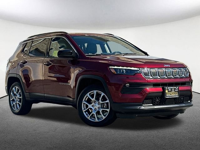 Used 2022 Jeep Compass Latitude w/ Sun and Sound Group image 2