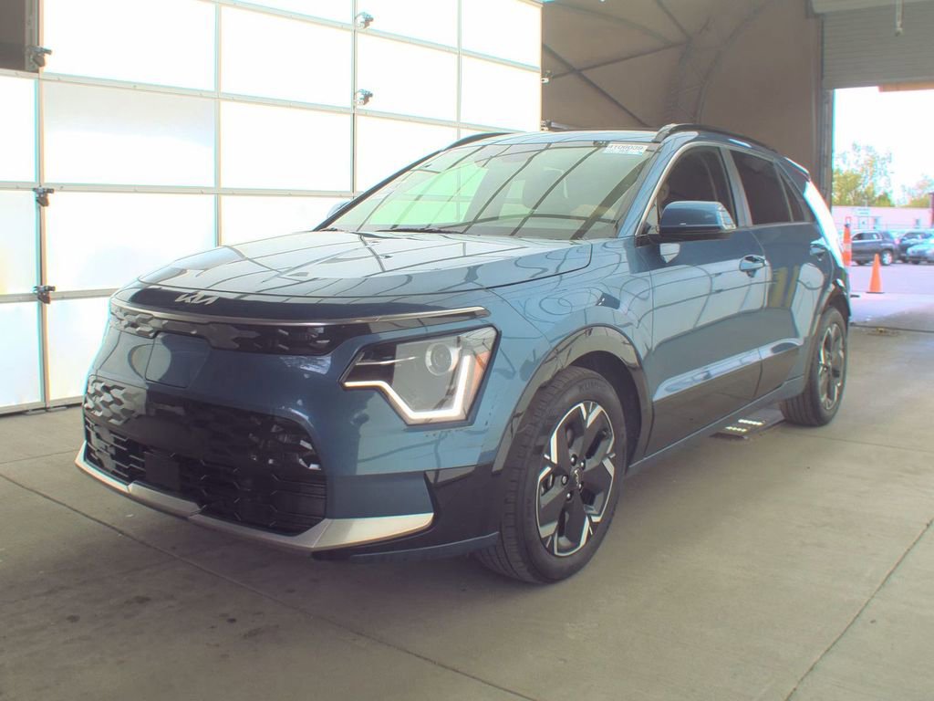 Used 2023 Kia Niro Wind w/ Wind Preserve Package FWD image 3