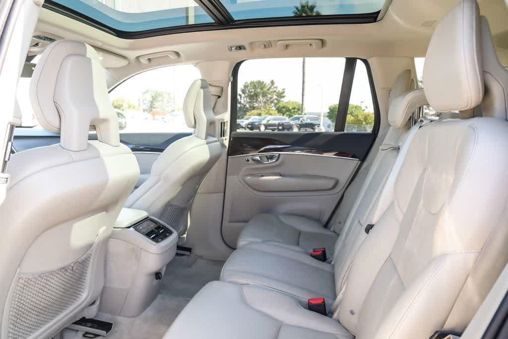 Used 2016 Volvo XC90 T6 Momentum w/ Momentum Plus Package AWD/4WD image 18