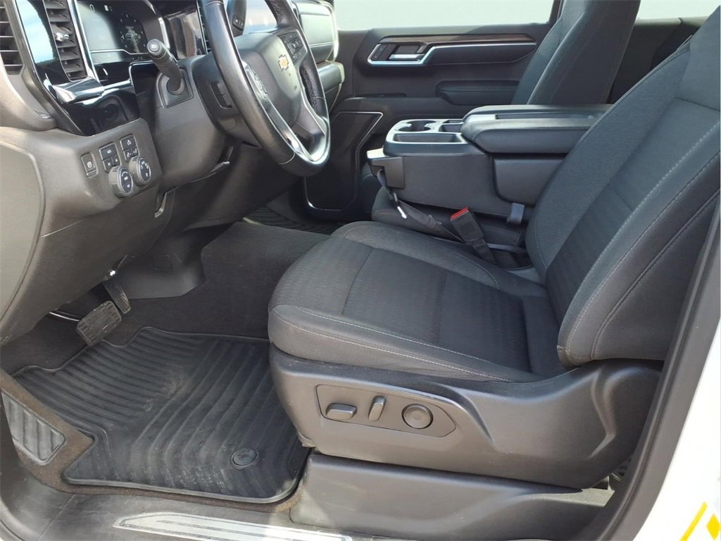 Used 2023 Chevrolet Silverado 1500 LT image 16