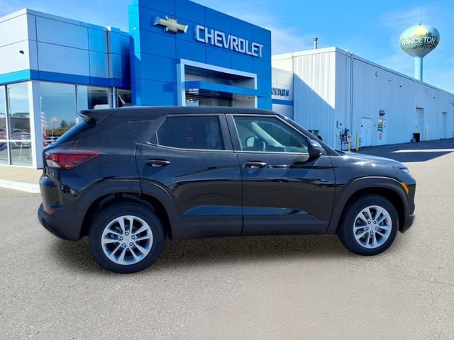 New 2026 Chevrolet TrailBlazer LS w/ LS Convenience Package AWD/4WD image 2