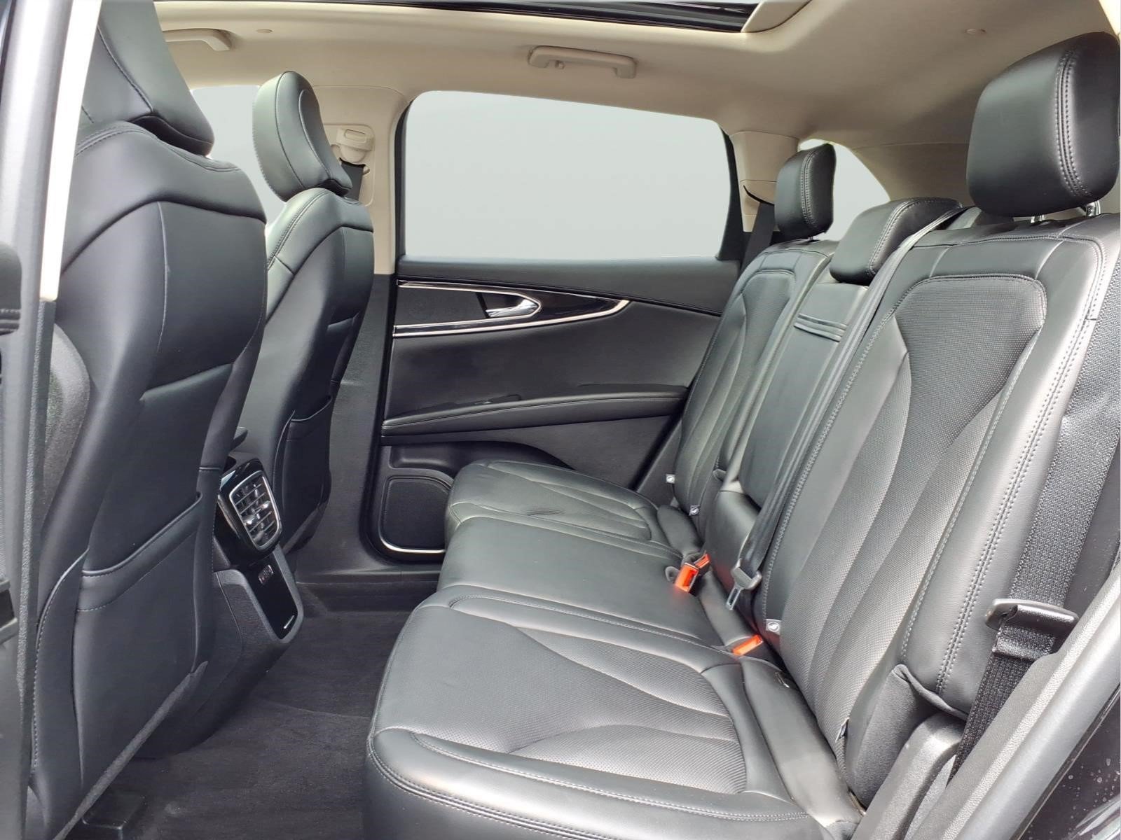 Used 2023 Lincoln Nautilus Reserve AWD/4WD image 23