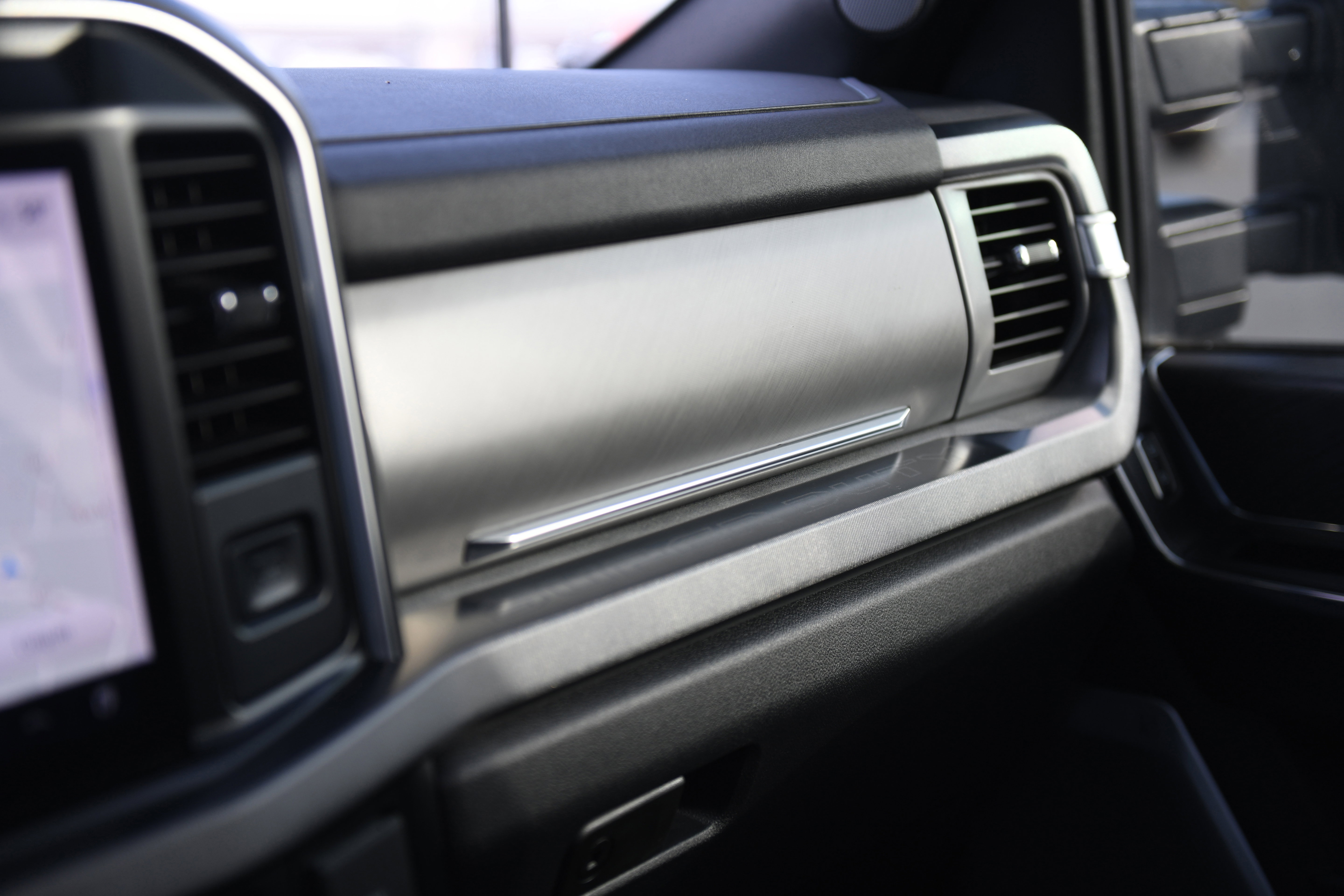 Used 2025 Ford F250 Platinum w/ Tremor Off-Road Package image 38