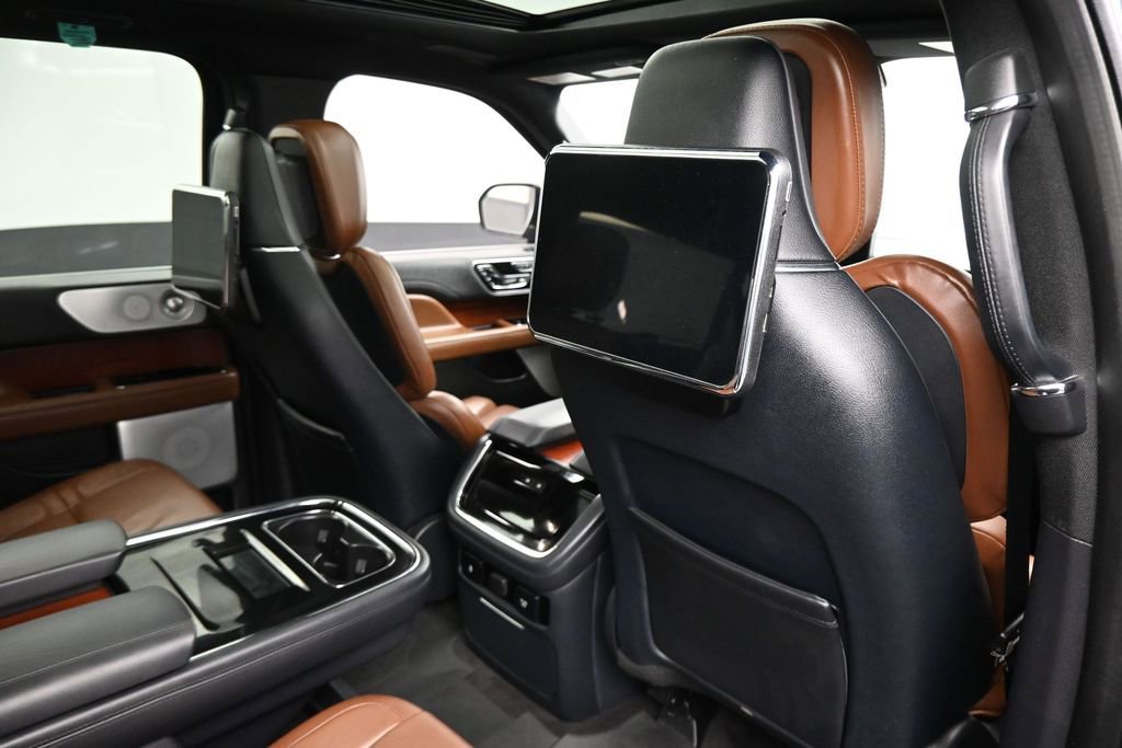 Used 2023 Lincoln Navigator L Reserve AWD/4WD image 15