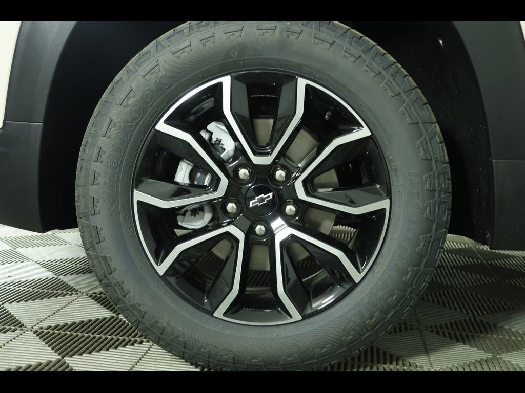 New 2026 Chevrolet TrailBlazer ACTIV w/ Convenience Package AWD/4WD image 13