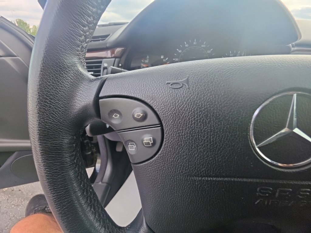 Used 2002 Mercedes-Benz E 320 4MATIC Sedan image 17