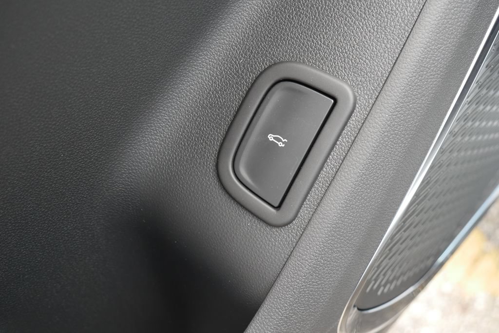 New 2026 Chevrolet Traverse High Country w/ LPO, Floor Liner Package AWD/4WD image 28