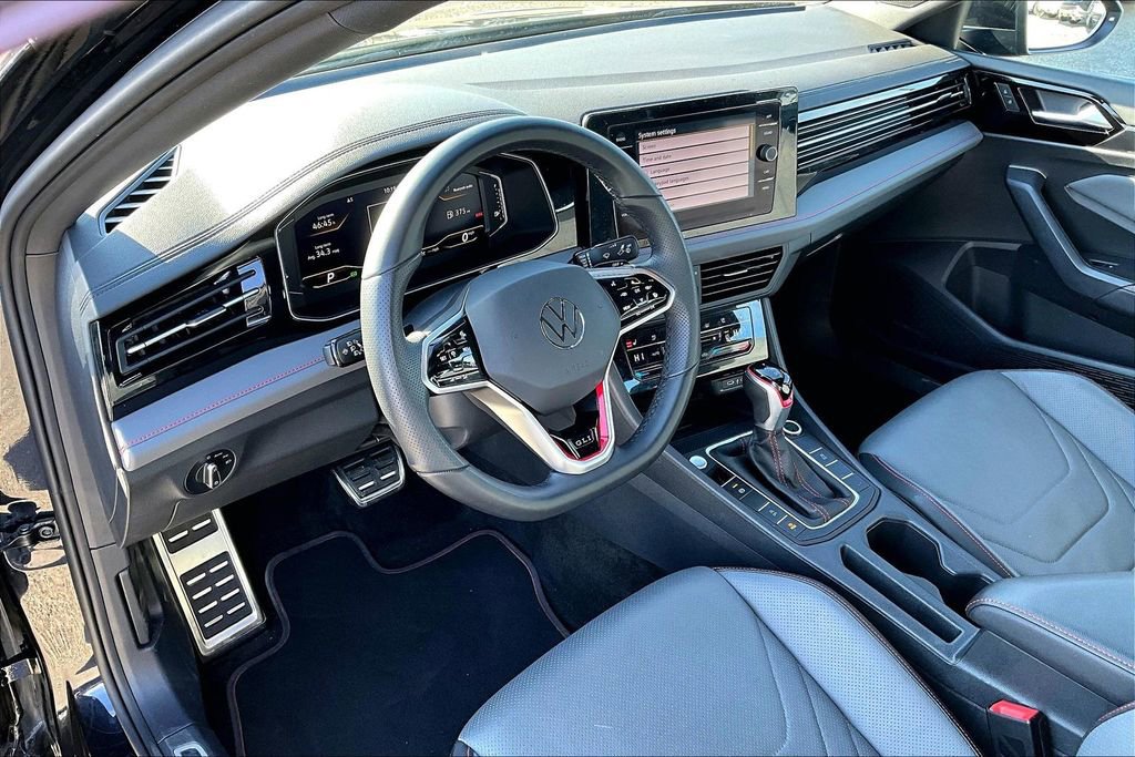 Used 2025 Volkswagen Jetta GLI Autobahn image 17