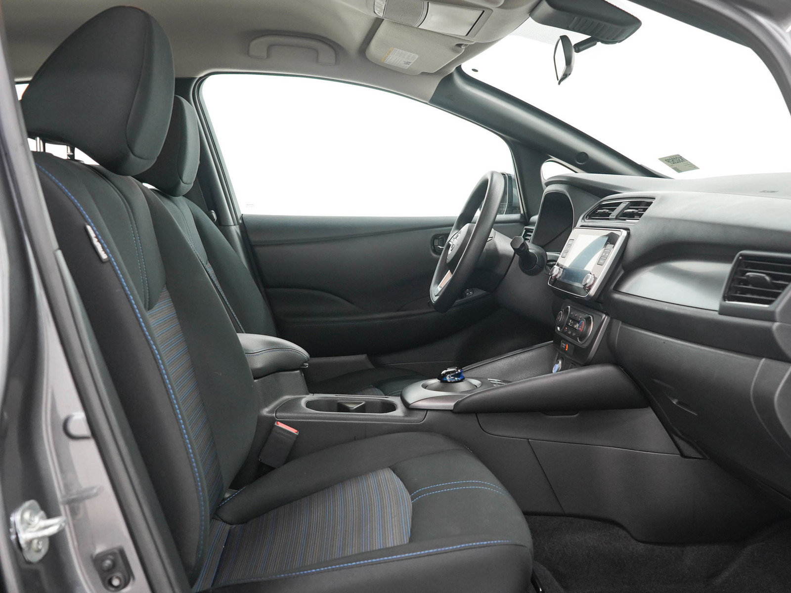 Used 2025 Nissan Leaf S FWD image 12