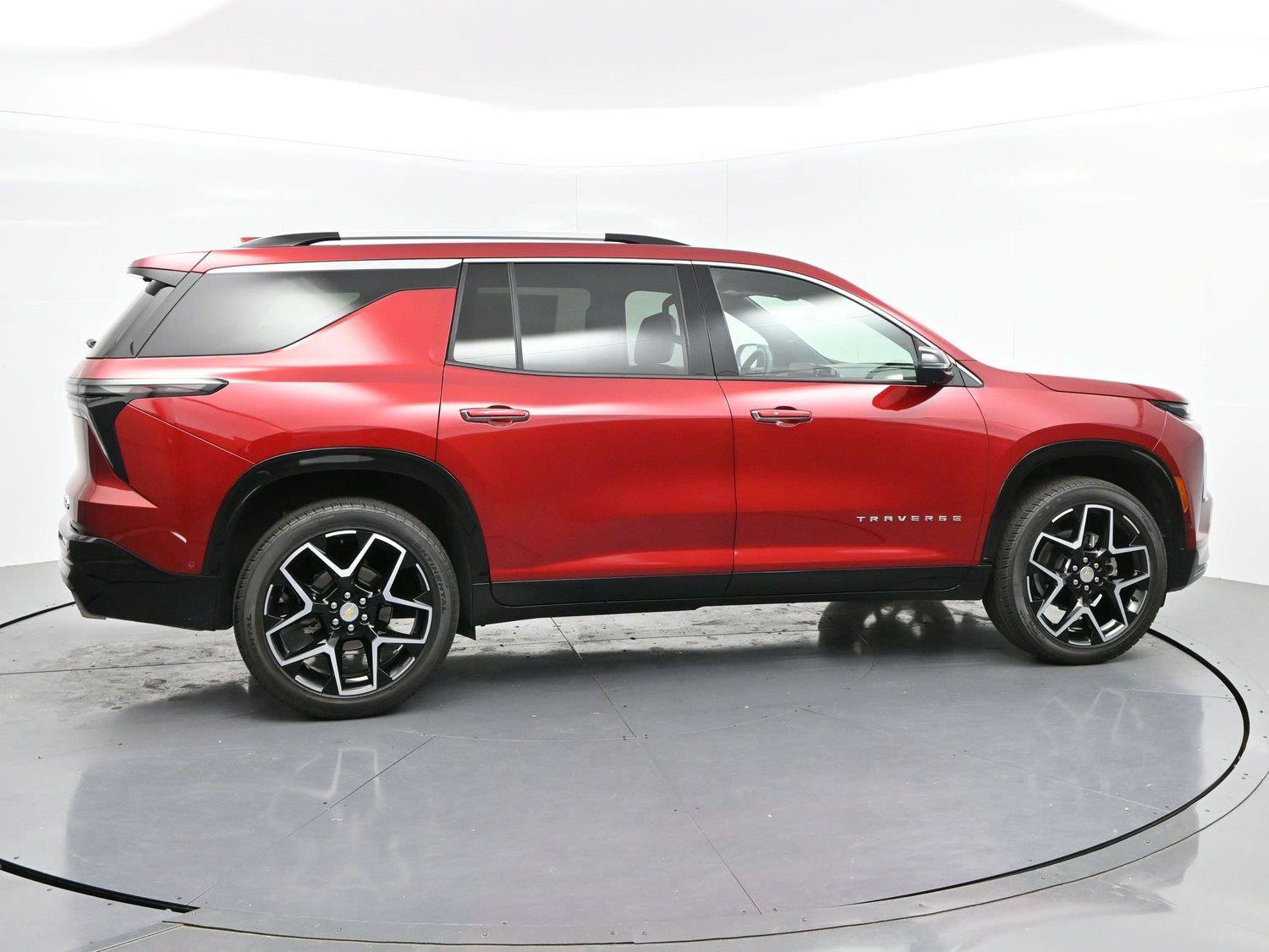 Used 2025 Chevrolet Traverse High Country AWD/4WD image 8
